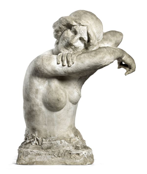 Ignoto scultore del XX secolo - Torso femminile con braccia conserte
