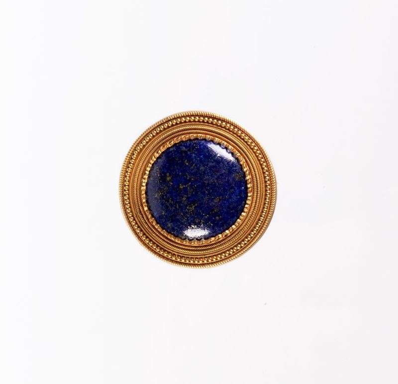 Spilla circolare in oro giallo 18 kt con lapislazzulo cabochon
