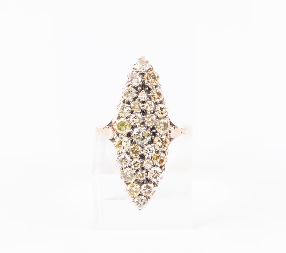 Anello a Losanga in Oro Giallo e Diamanti Fancy Light Yellow