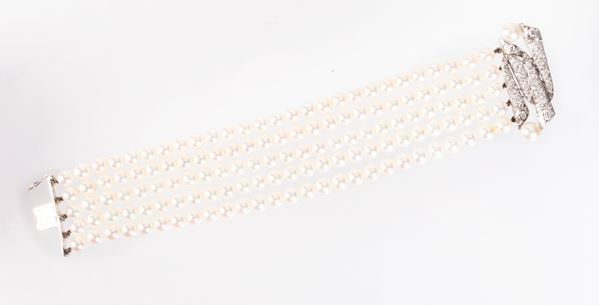 Bracciale di cinque fili di perle