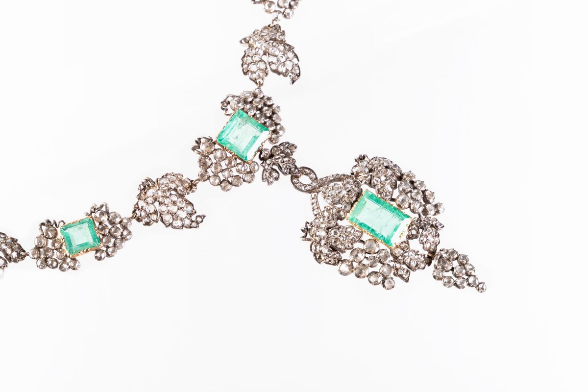Demi Parure in Oro Giallo, Argento, Smeraldi e Diamanti