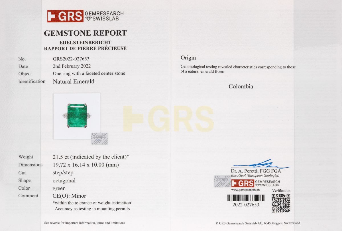 Importante Anello in Oro Bianco con Smeraldo Colombiano e Diamanti