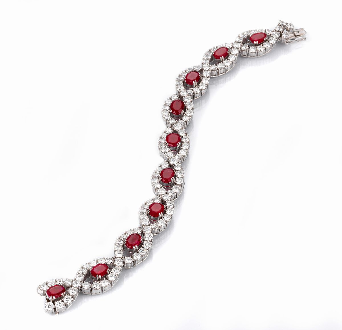 Bracciale a Maglia Morbida in Platino con Rubini e Diamanti