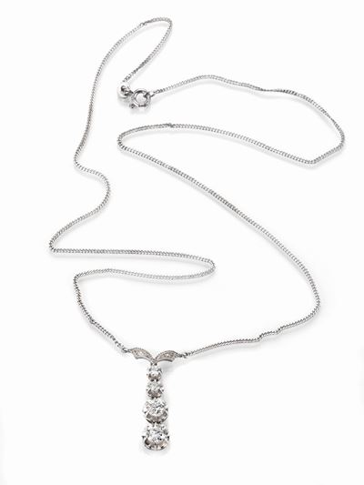 Pendente con Sottile Catena in Oro Bianco con Diamanti