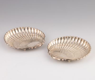 Coppia di Contenitori a Conchiglia in Argento Sterling
