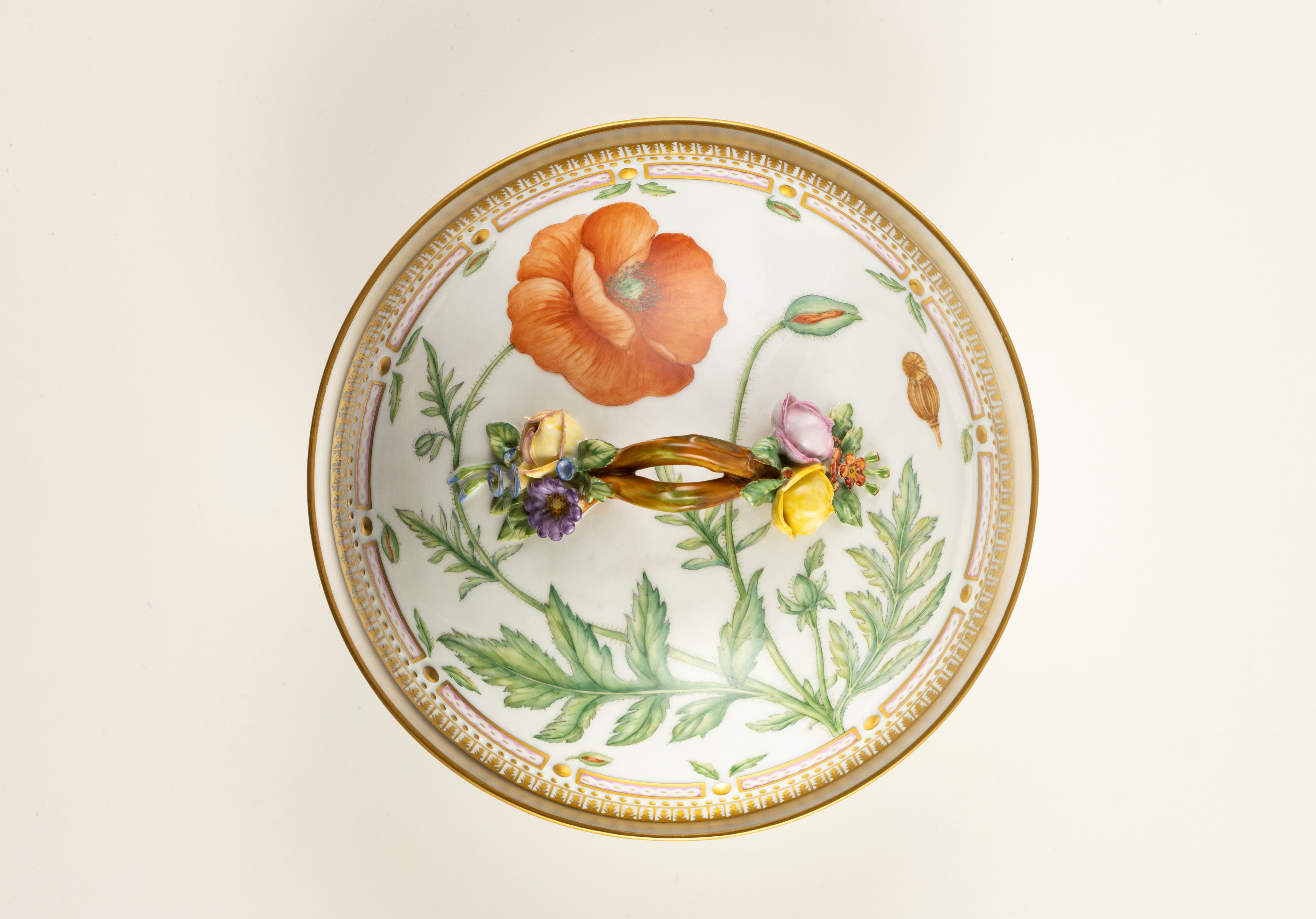 Royal Copenhagen 'Flora Danica' prestigioso servizio da tavola in porcellana policroma e dorata