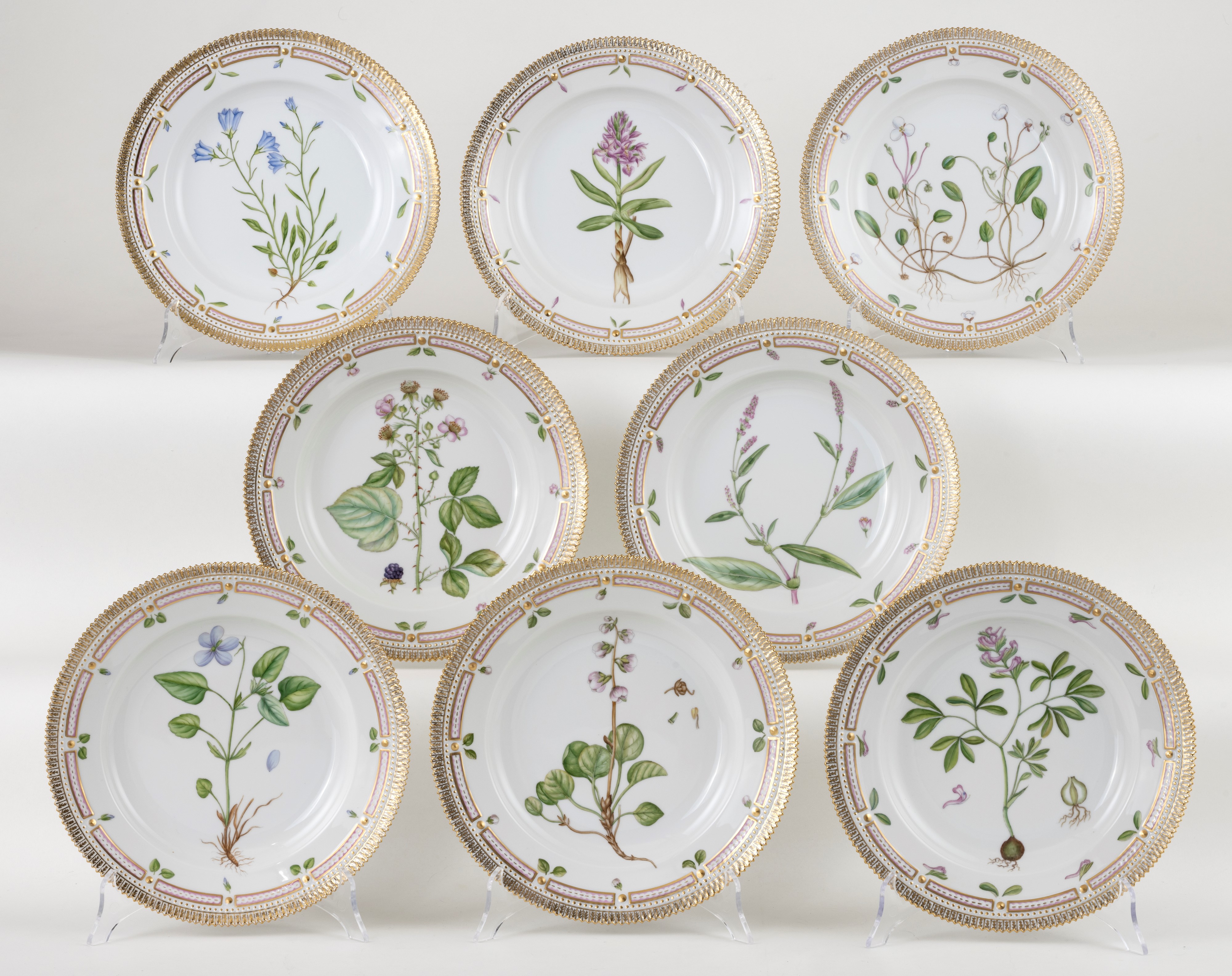 Royal Copenhagen 'Flora Danica' prestigioso servizio da tavola in porcellana policroma e dorata