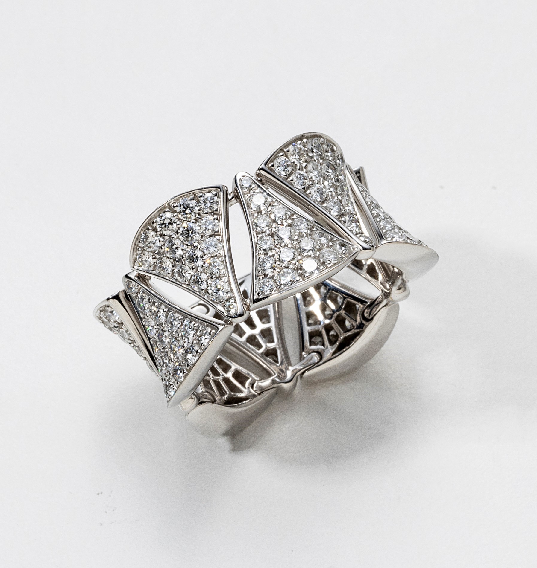 Bulgari Anello in Oro Bianco e Diamanti "diva"