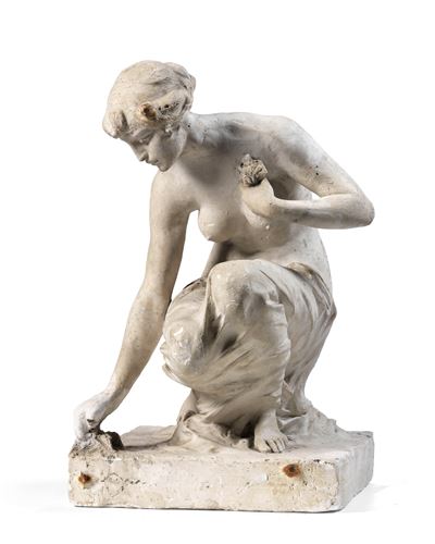 Figura Femminile Accovacciata