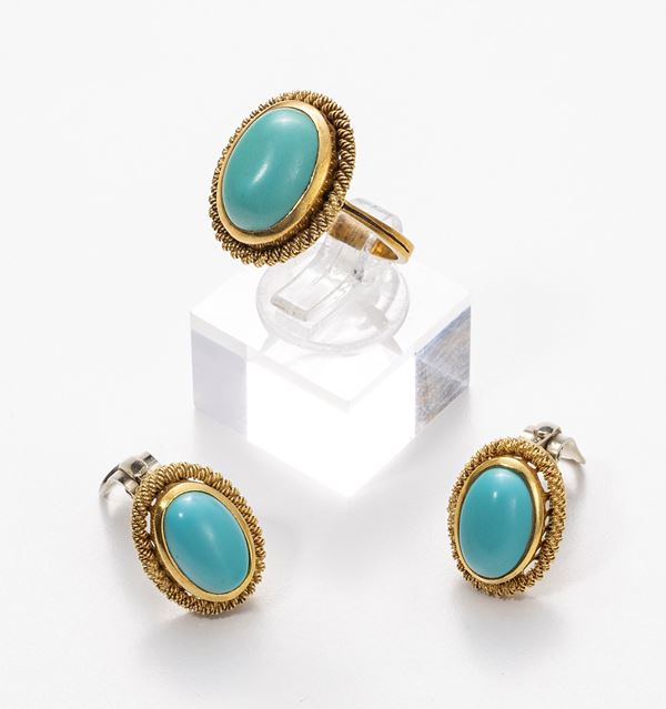 Anello e orecchini in oro giallo con turchesi