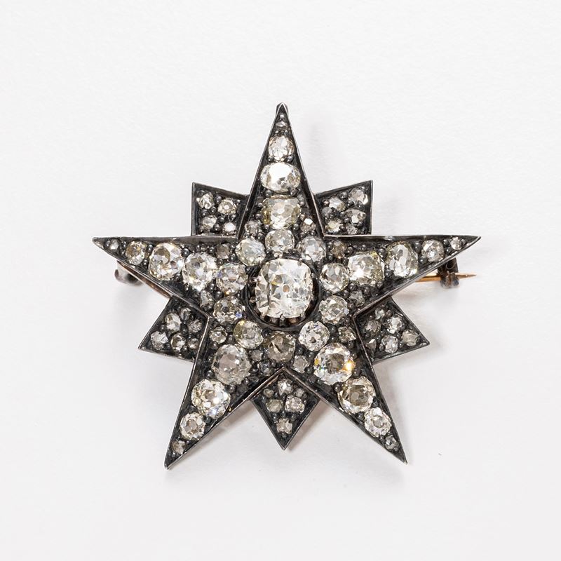 Spilla Pendente a Stella in Oro Rosso e Argento con Diamanti