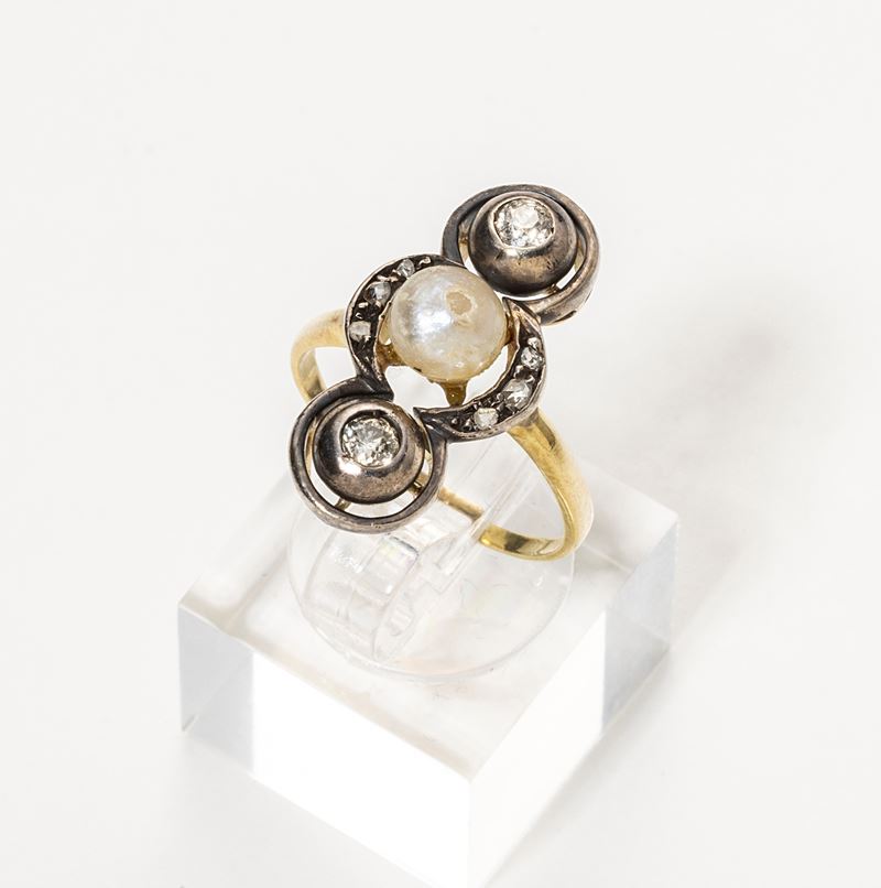 Anello in Oro Giallo e Argento con Perla e Diamanti