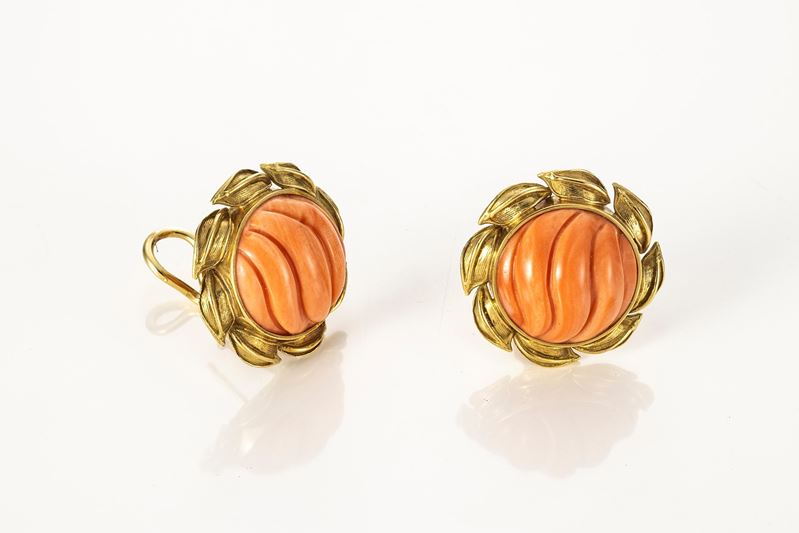 Orecchini Circolari a Clips in Oro Giallo e Corallo
