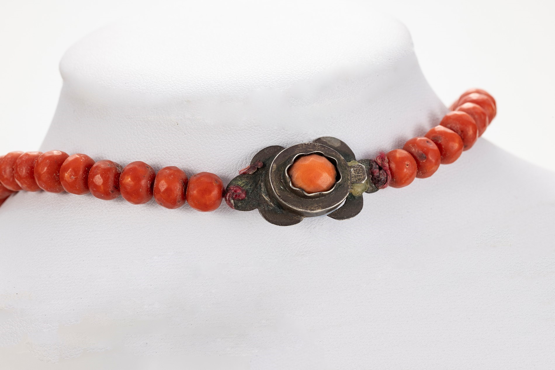 Antica Collana in Corallo Rosso in Gradazione