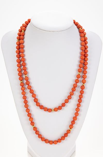 Lunga Collana in Corallo Rosso e Oro Giallo