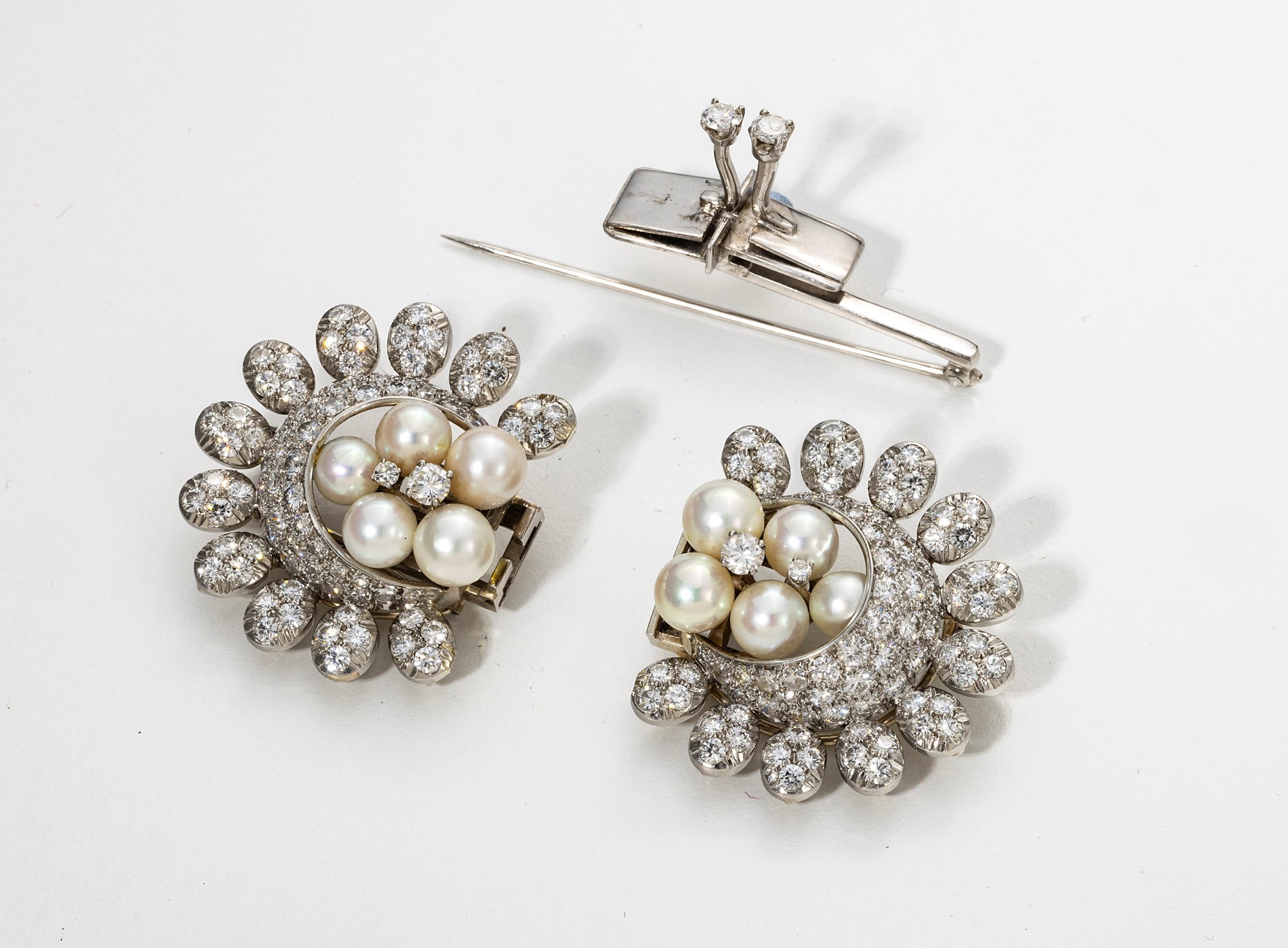Spilla in Oro Bianco con Perle e Diamanti