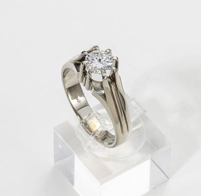 Anello in Oro Bianco con Diamante Taglio Brillante