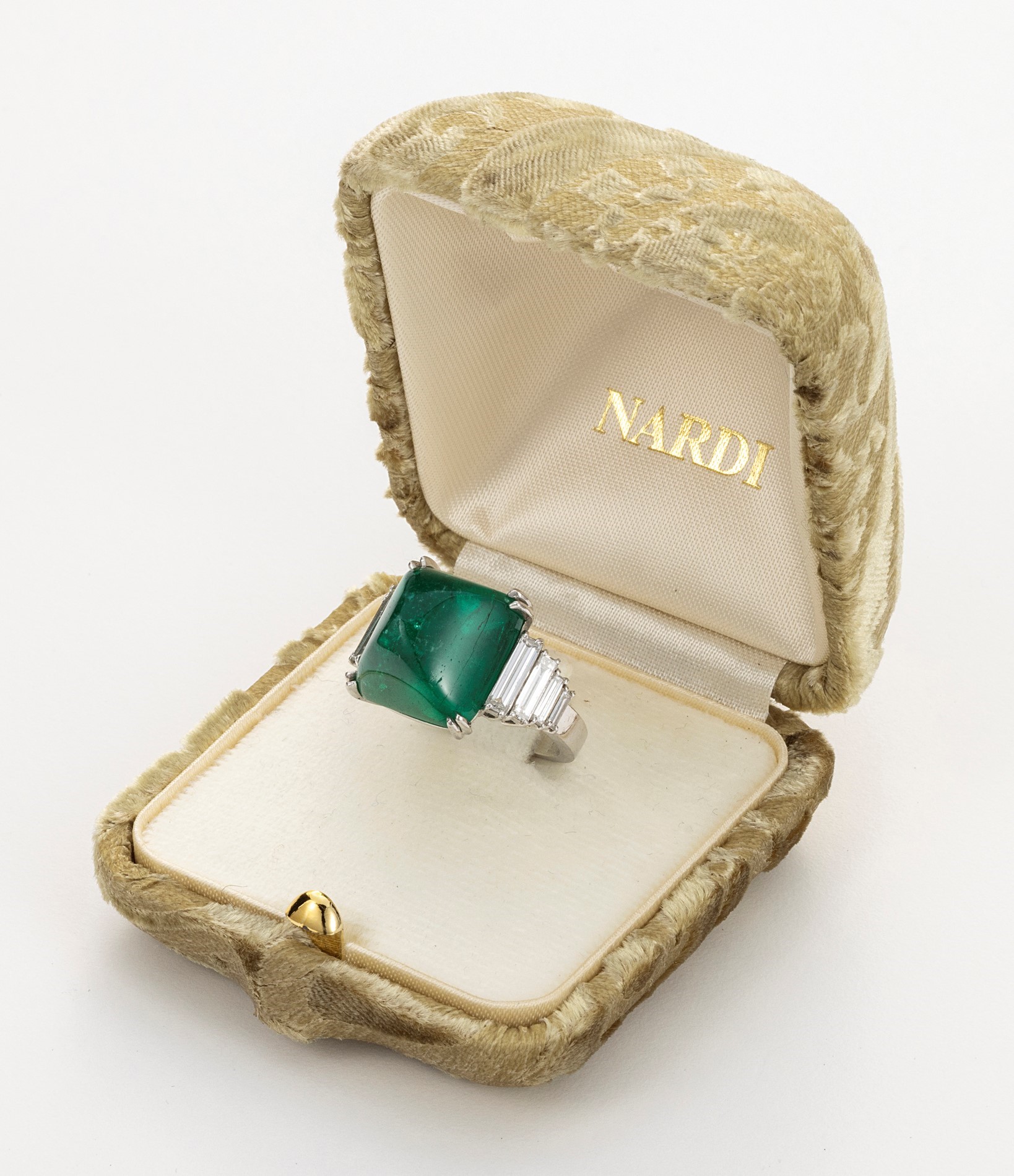 Anello in Platino con Smeraldo e Diamanti