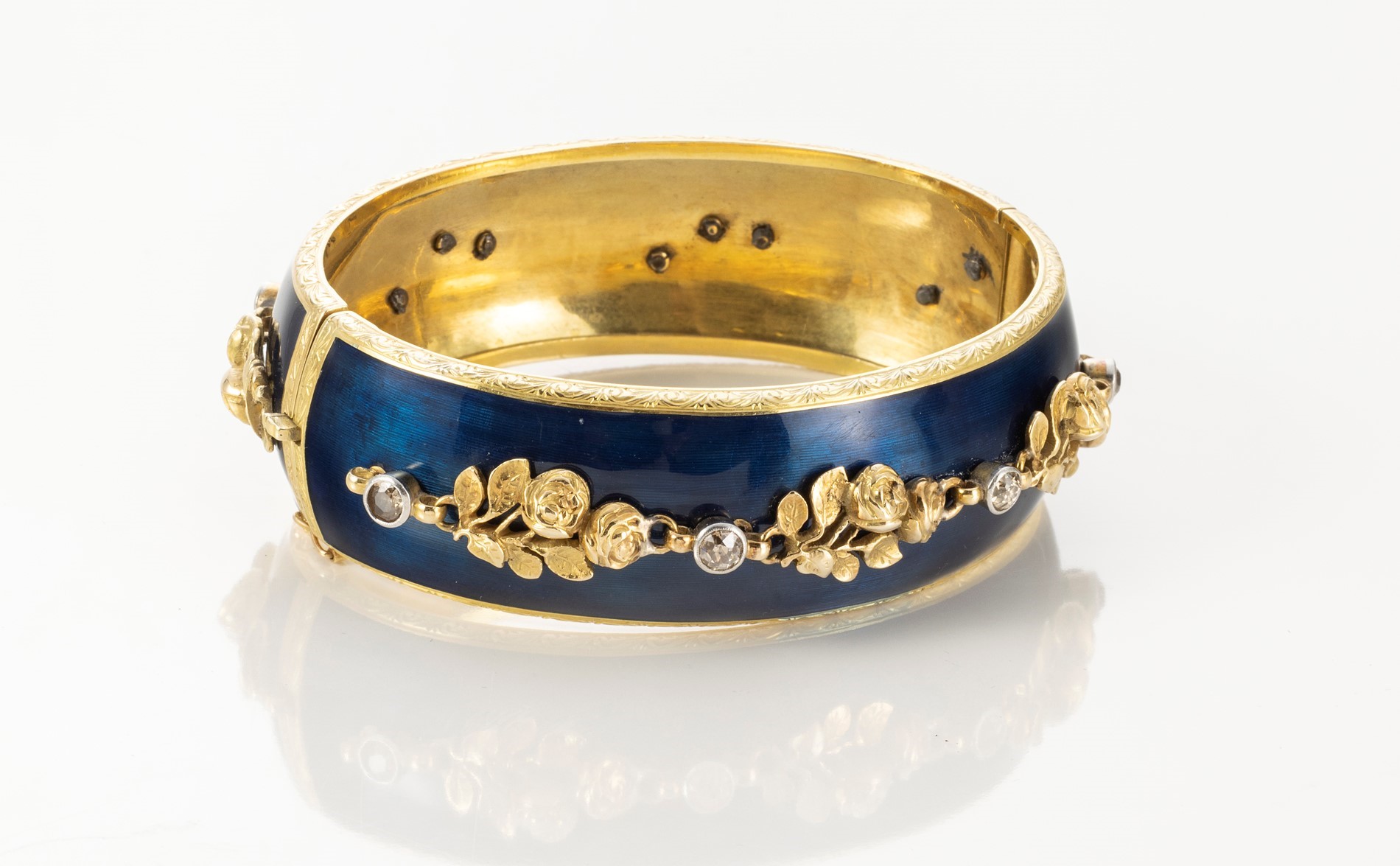 Bracciale a Fascia Bombata in Oro Giallo e Diamanti