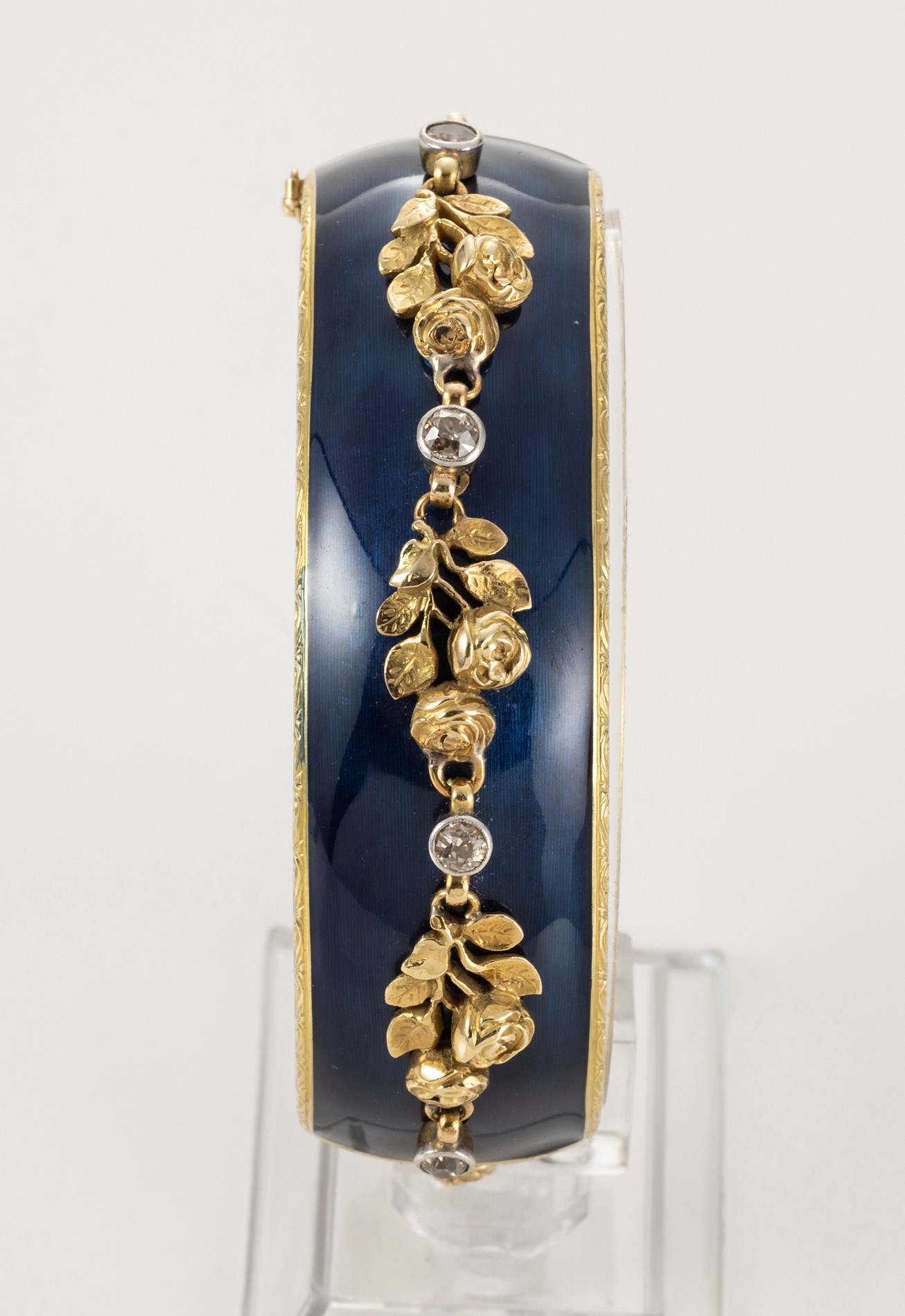 Bracciale a Fascia Bombata in Oro Giallo e Diamanti