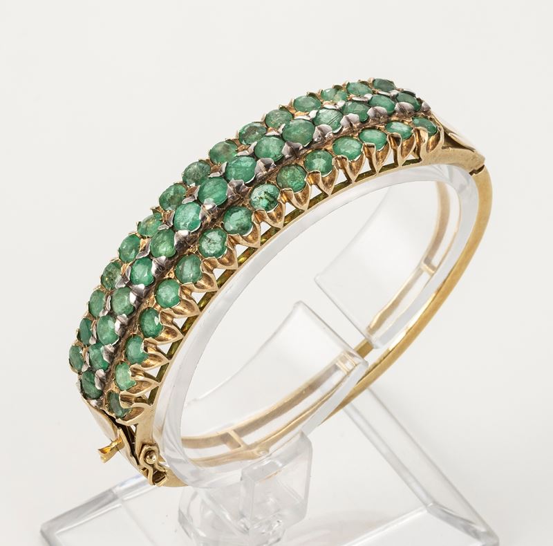 Bracciale a Cerchio Rigido in Oro con Smeraldi
