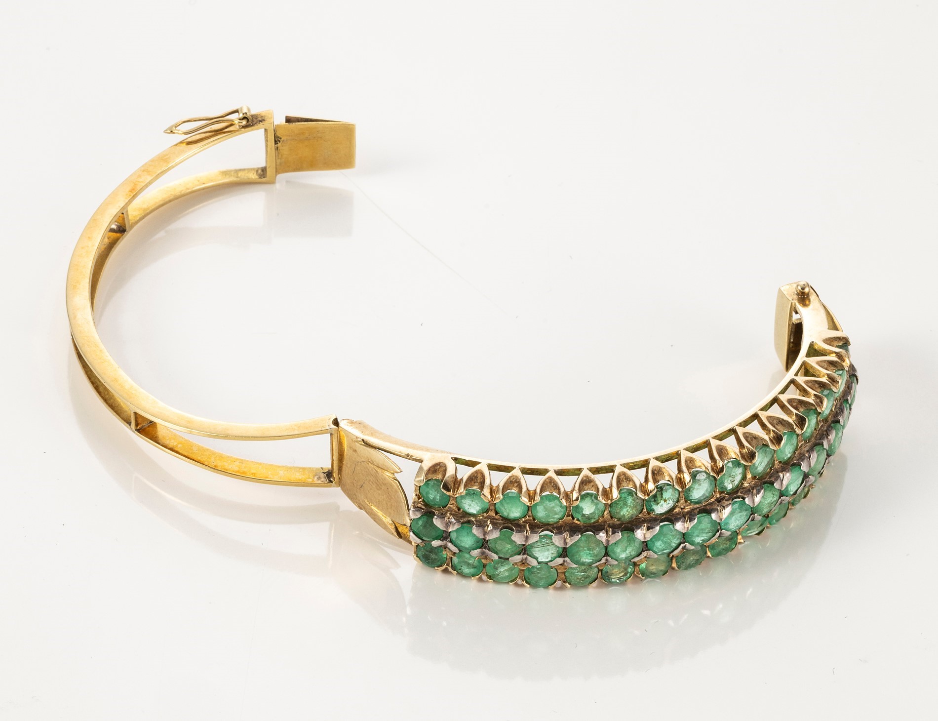Bracciale a Cerchio Rigido in Oro con Smeraldi