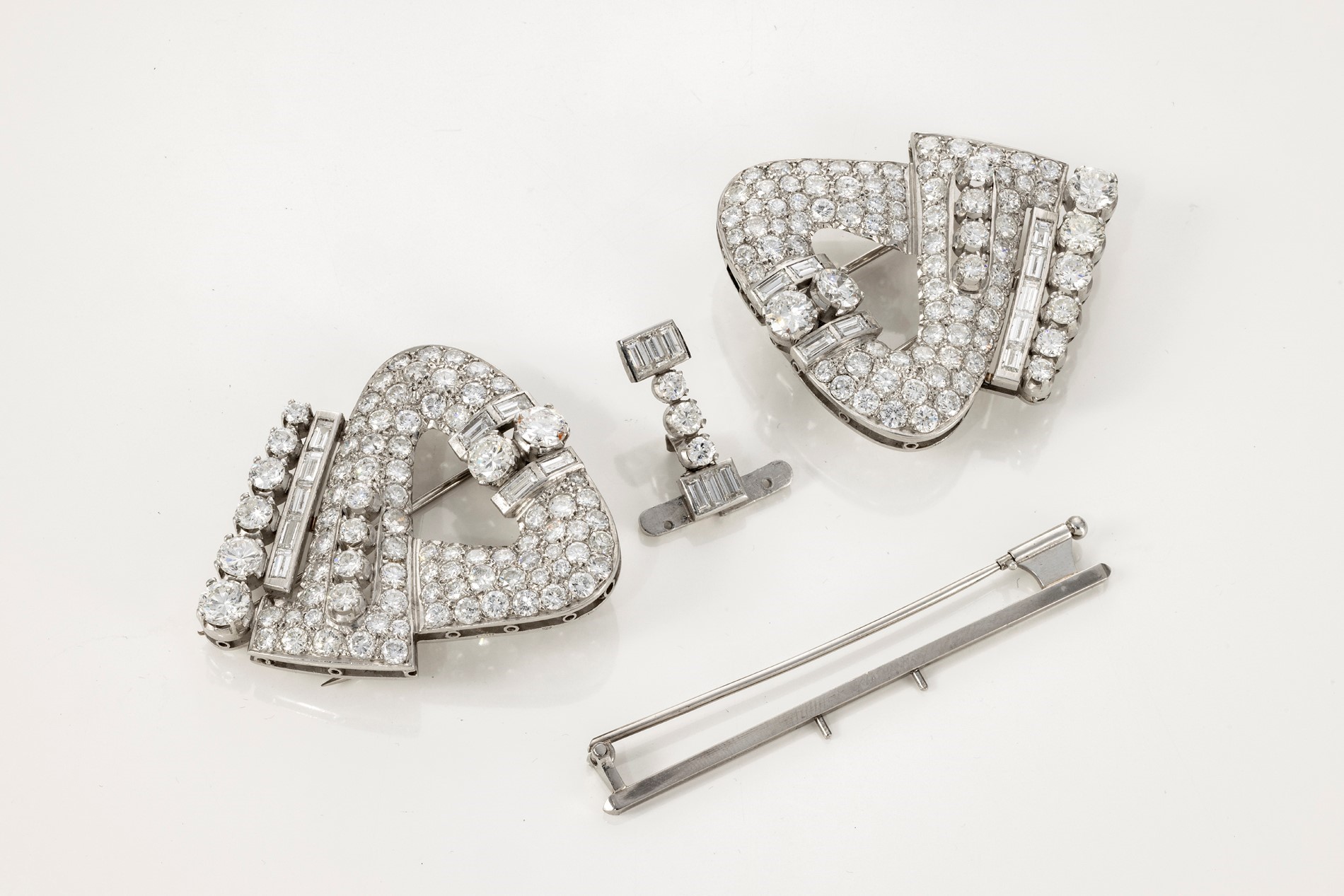 Importante Spilla a Doppia Clips in Platino e Diamanti