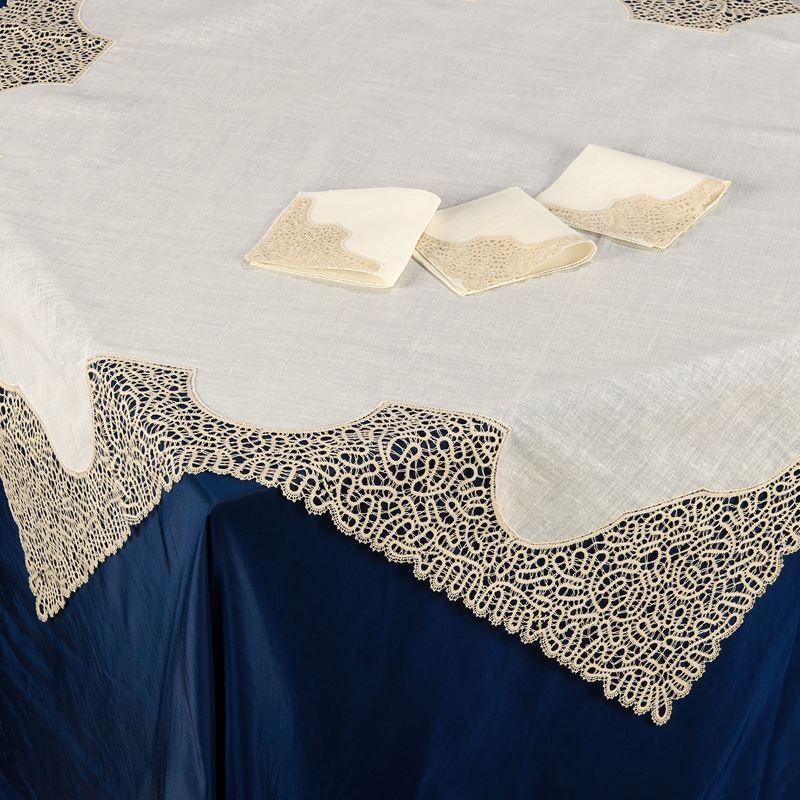 Tovaglietta e sei tovaglioli in bisso di lino écru