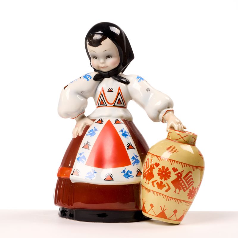 Lenci donna sarda con vaso