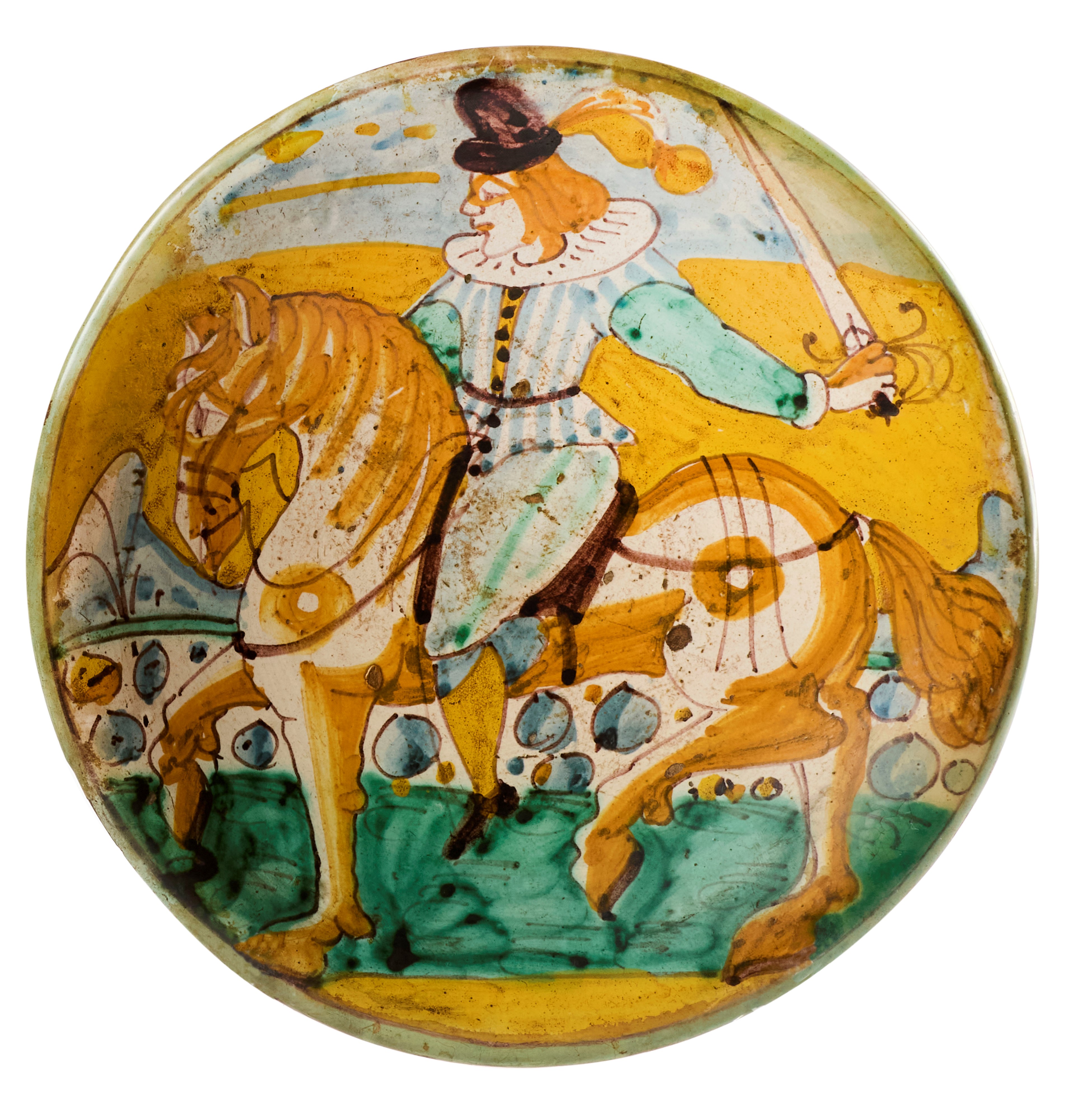 Due piatti in maiolica policroma giallo, ocra, verde, blu e manganese