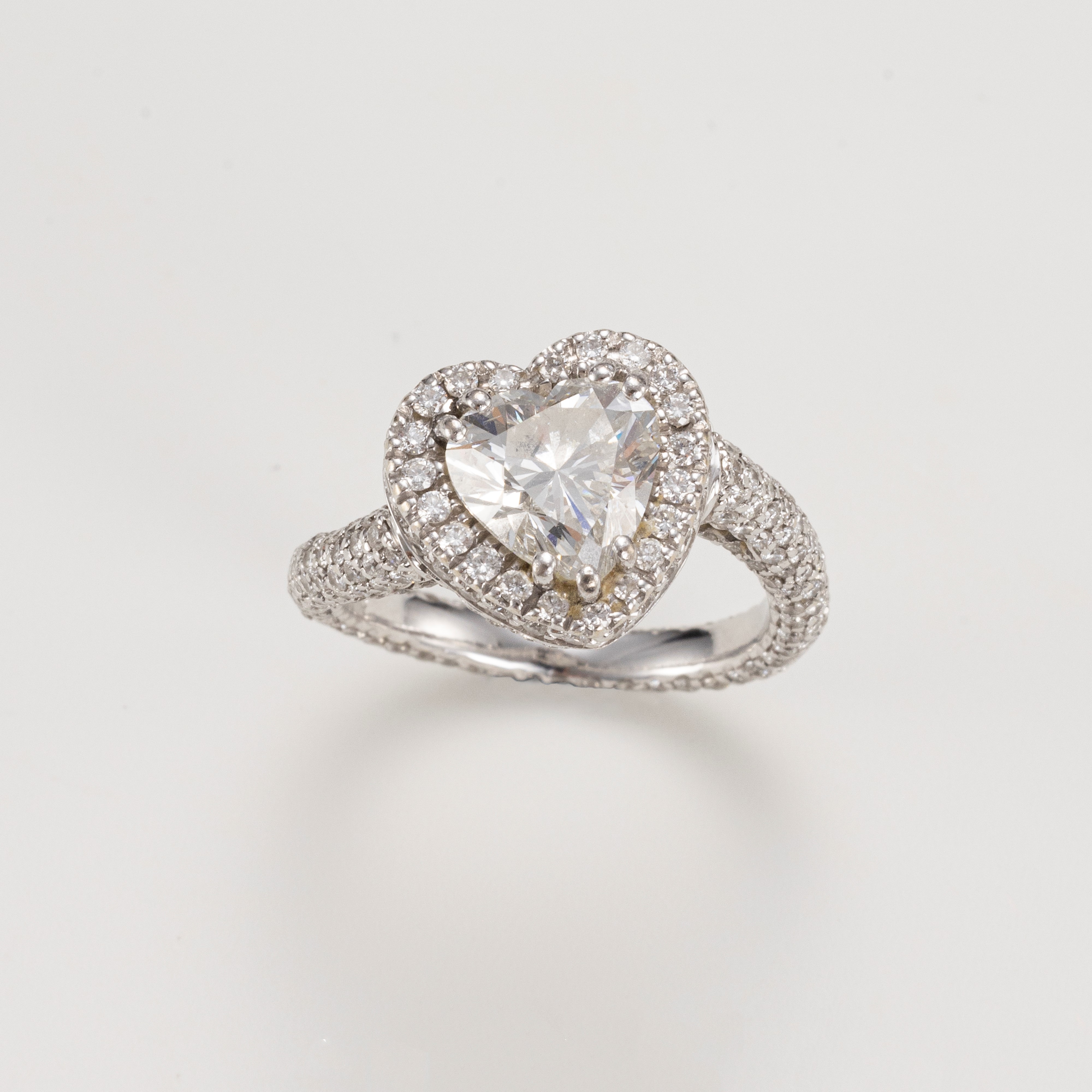 Anello oro bianco con diamanti