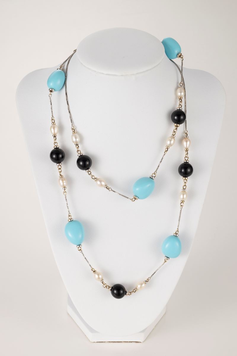 Collana in oro bianco con onice e perle
