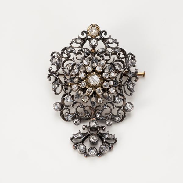 Antica spilla in oro, argento e rose di diamante  - Asta Gioielli - Casa d'aste Farsettiarte