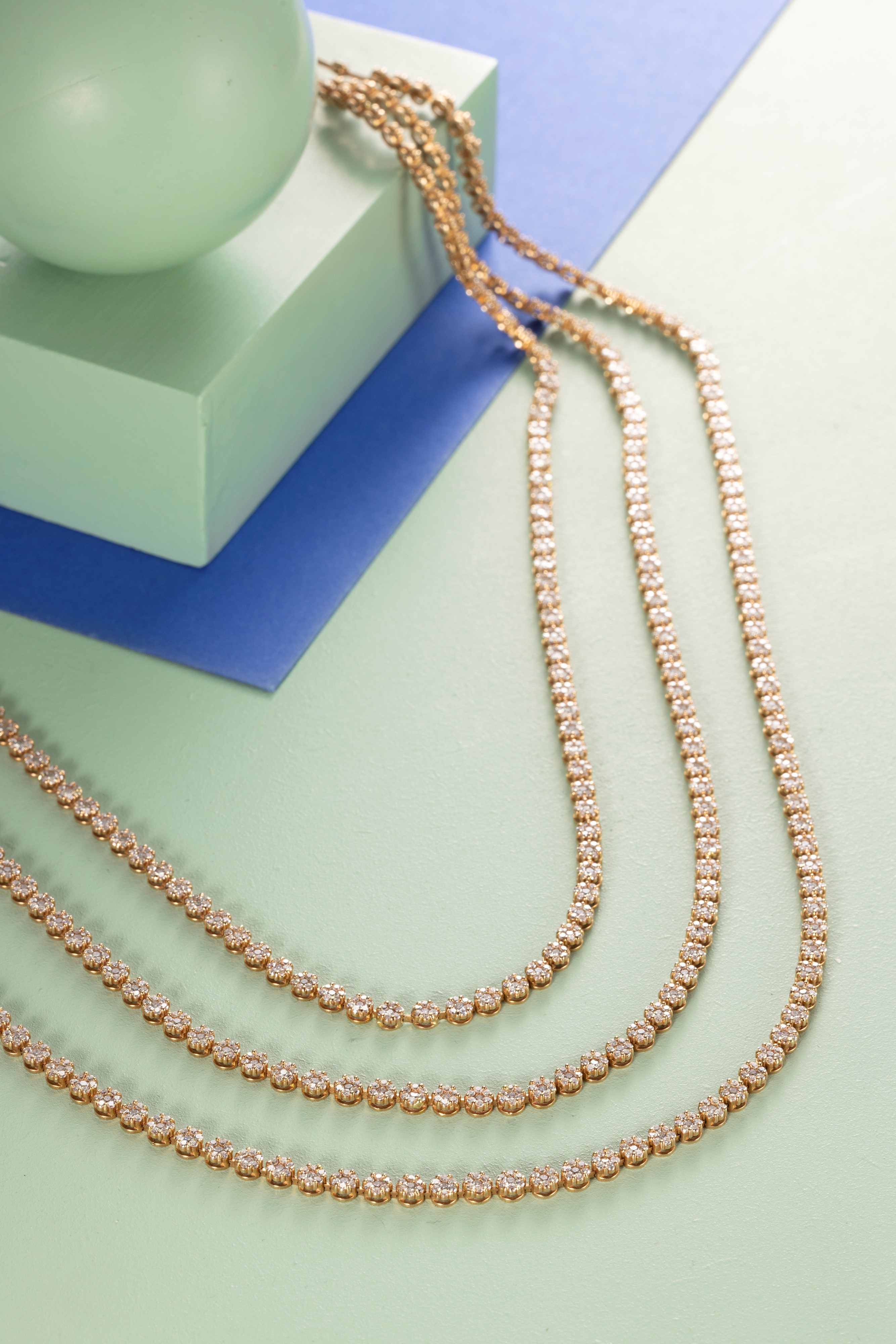 Importante collana in oro rosa e diamanti