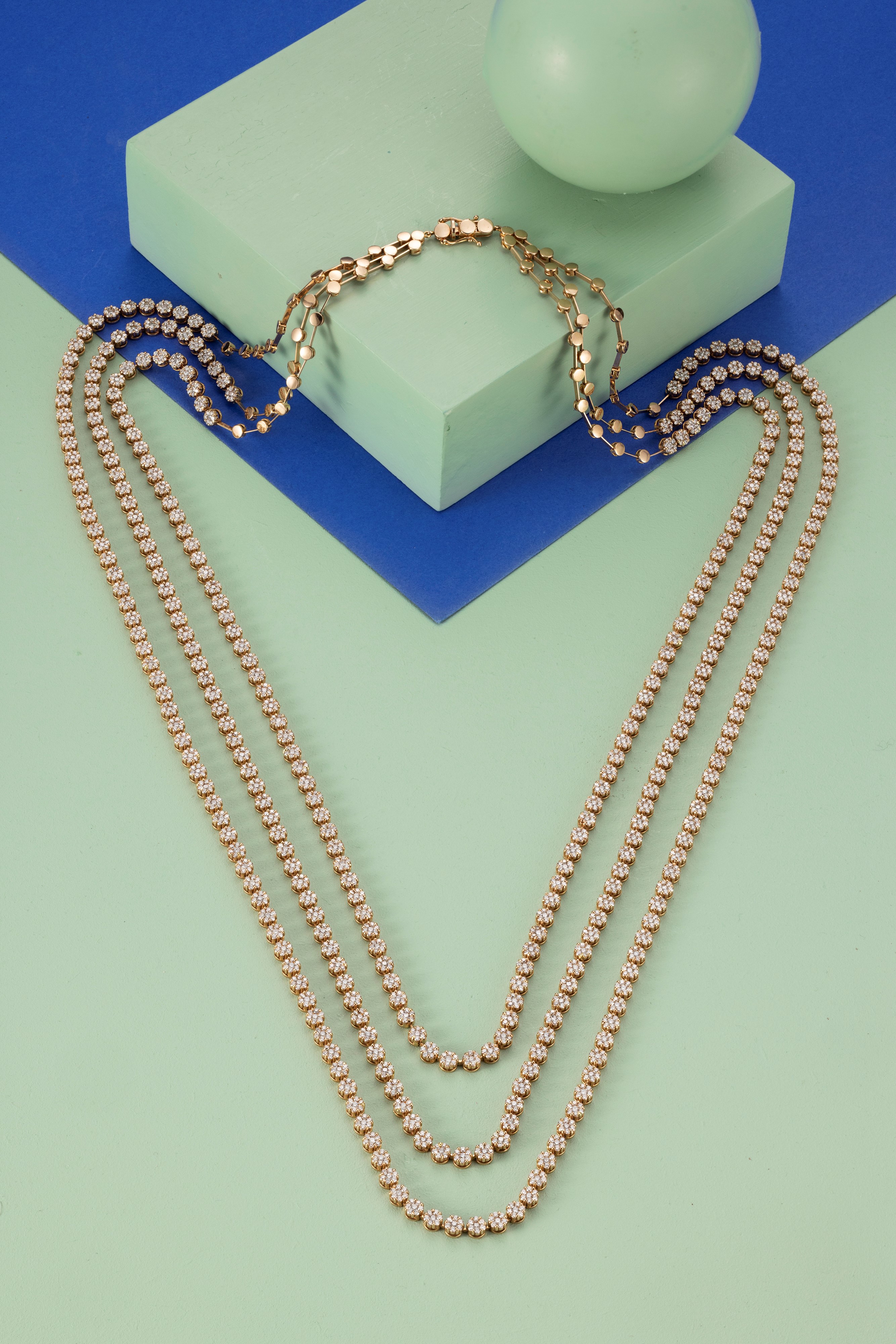 Importante collana in oro rosa e diamanti