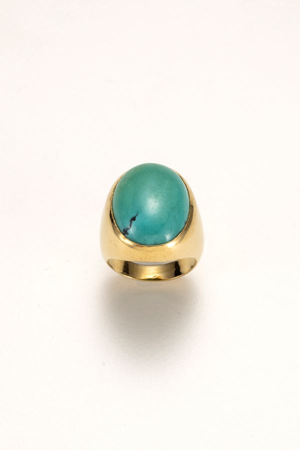 Anello in oro giallo con turchese
