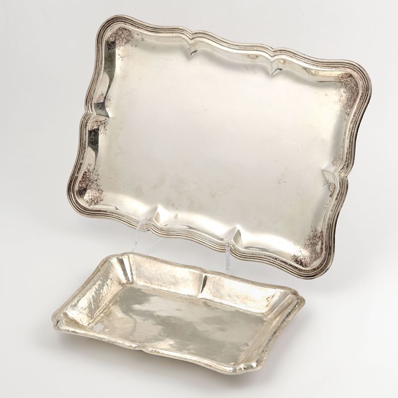 Due vassoi rettangolari in argento