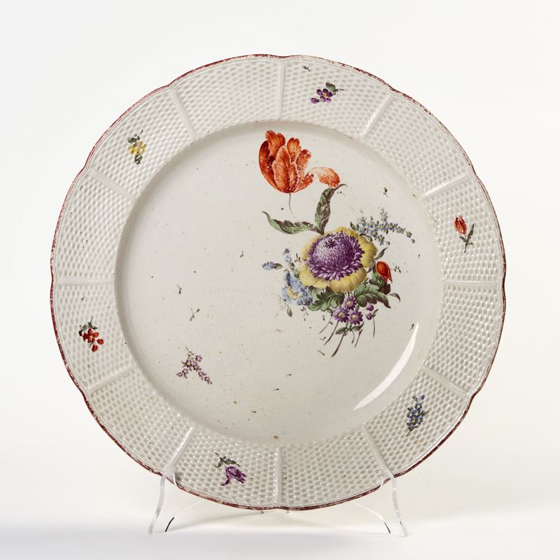 Piatto in porcellana policroma