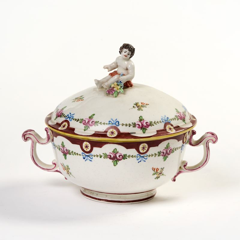 Tazza da puerpera in maiolica policroma