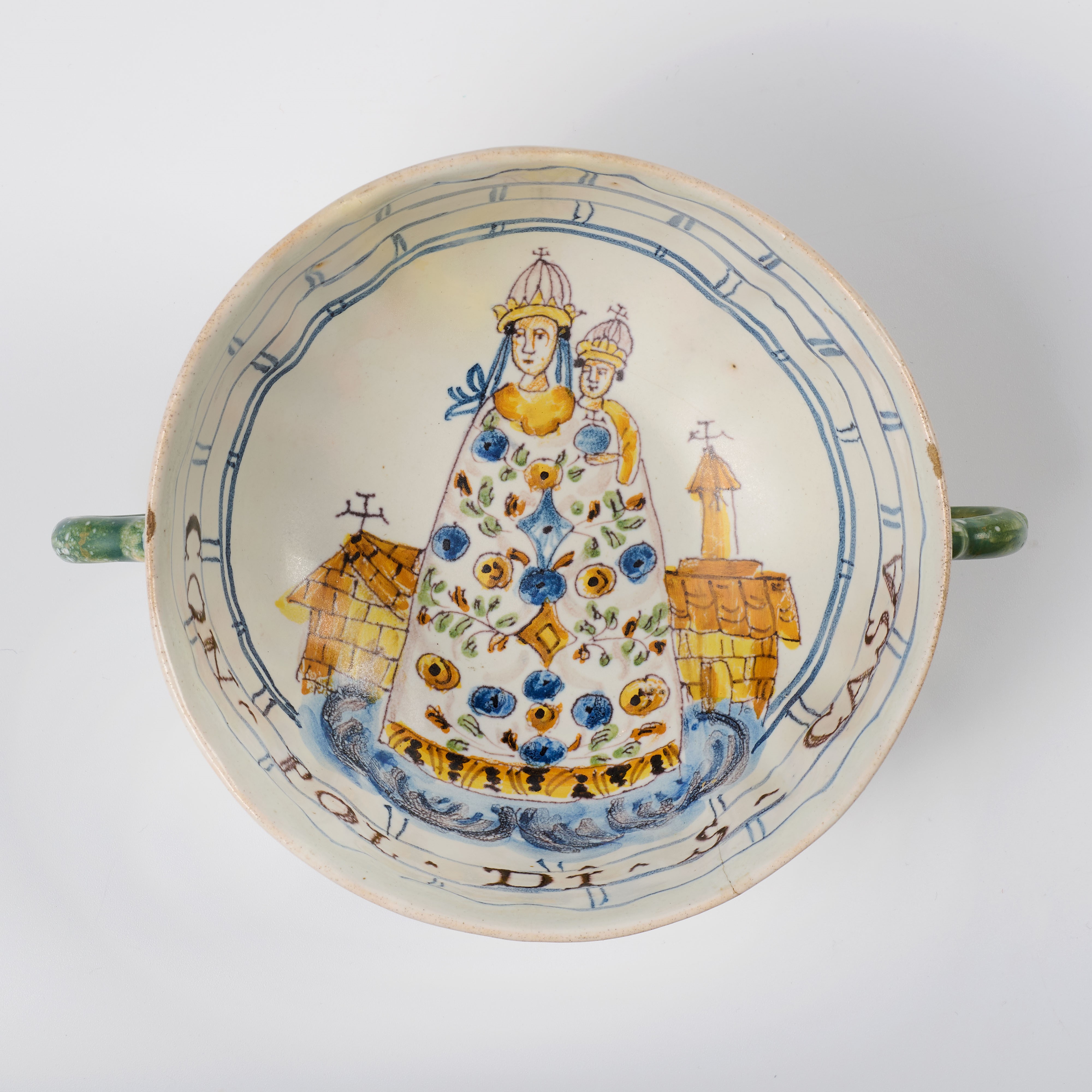Tazza da puerpera in maiolica policroma