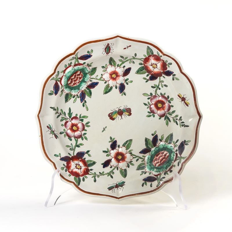 Piatto in maiolica policroma