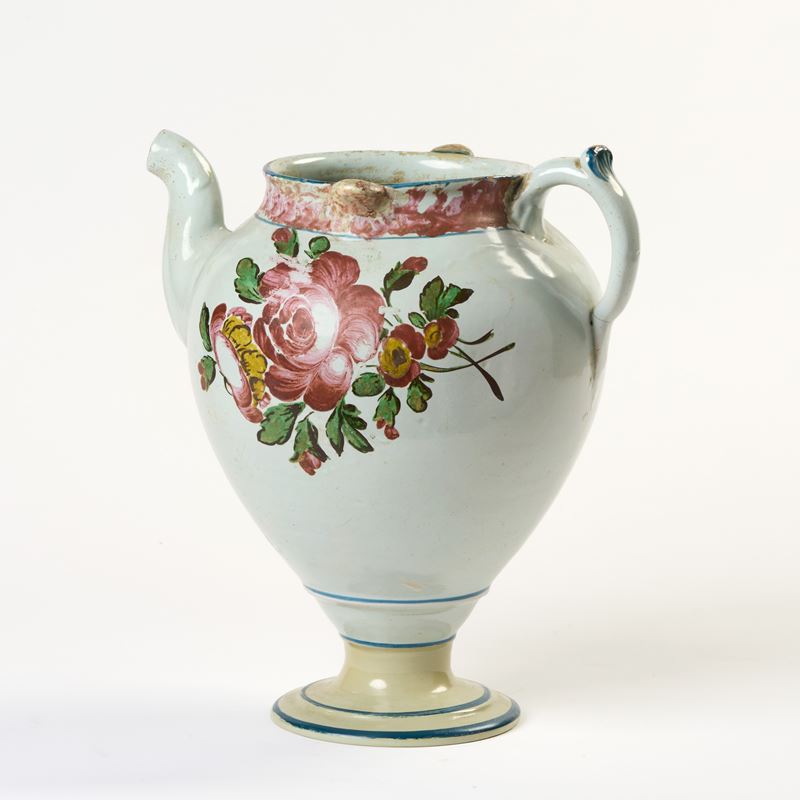 Brocca in maiolica policroma