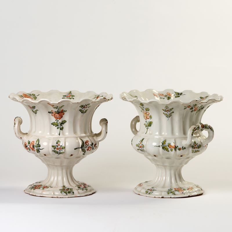 Due Vasi in Maiolica Policroma