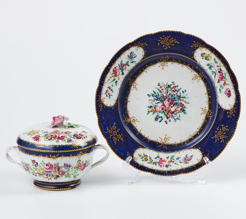 Tazza da puerpera in porcellana policroma