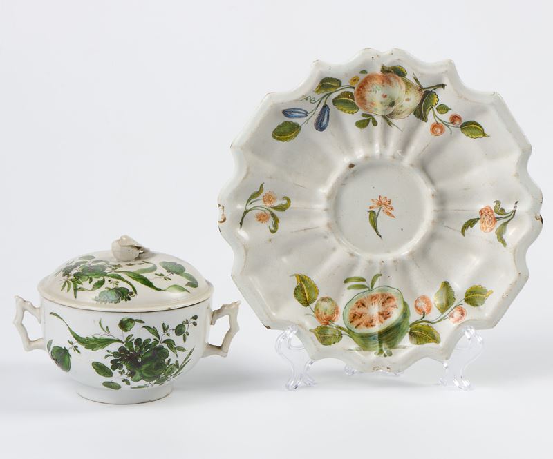 Tazza da brodo e piatto