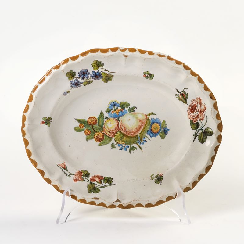 Piatto ovale in maiolica policroma