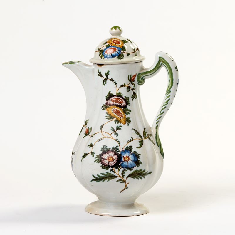 Caffettiera in maiolica policroma