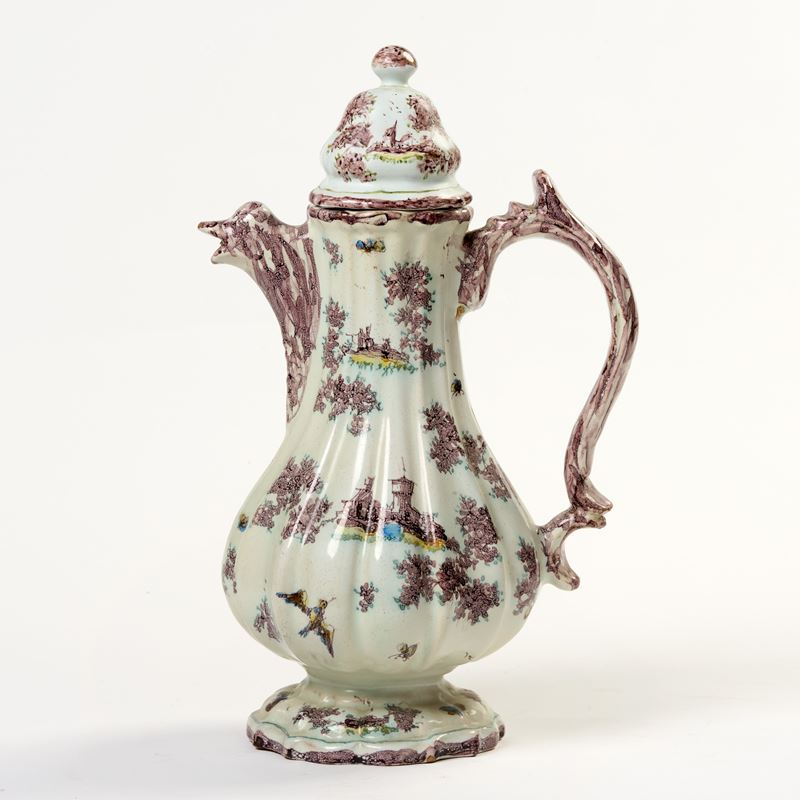 Caffettiera in maiolica policroma