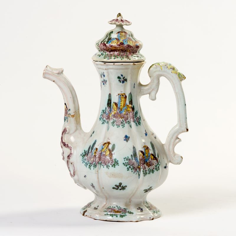 Caffettiera in maiolica policroma