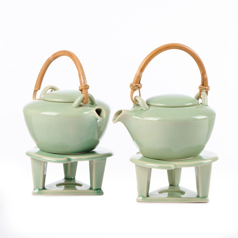 Coppia di Teiere in Ceramica Verde con Manico in Bambù